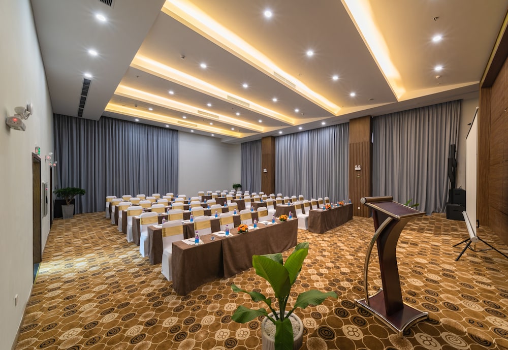 GRAND TOURANE NHA TRANG HOTEL 38/50