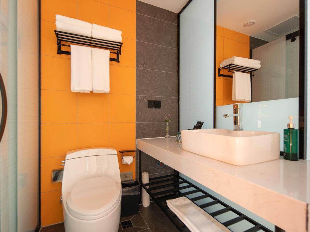 Magnolia Hotel (Mianyang Qixinglou High-speed Railway Station) 37/39