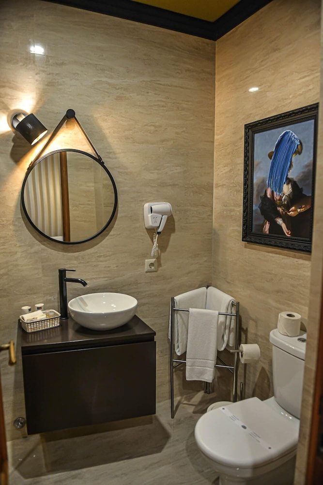 Hotel America 49/50