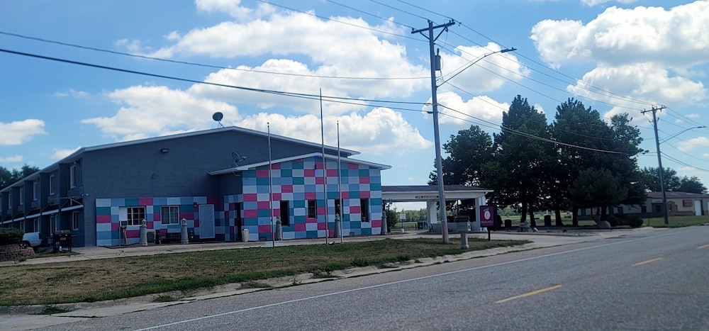 Dragonfly Inn & Suites - Hastings 52/60