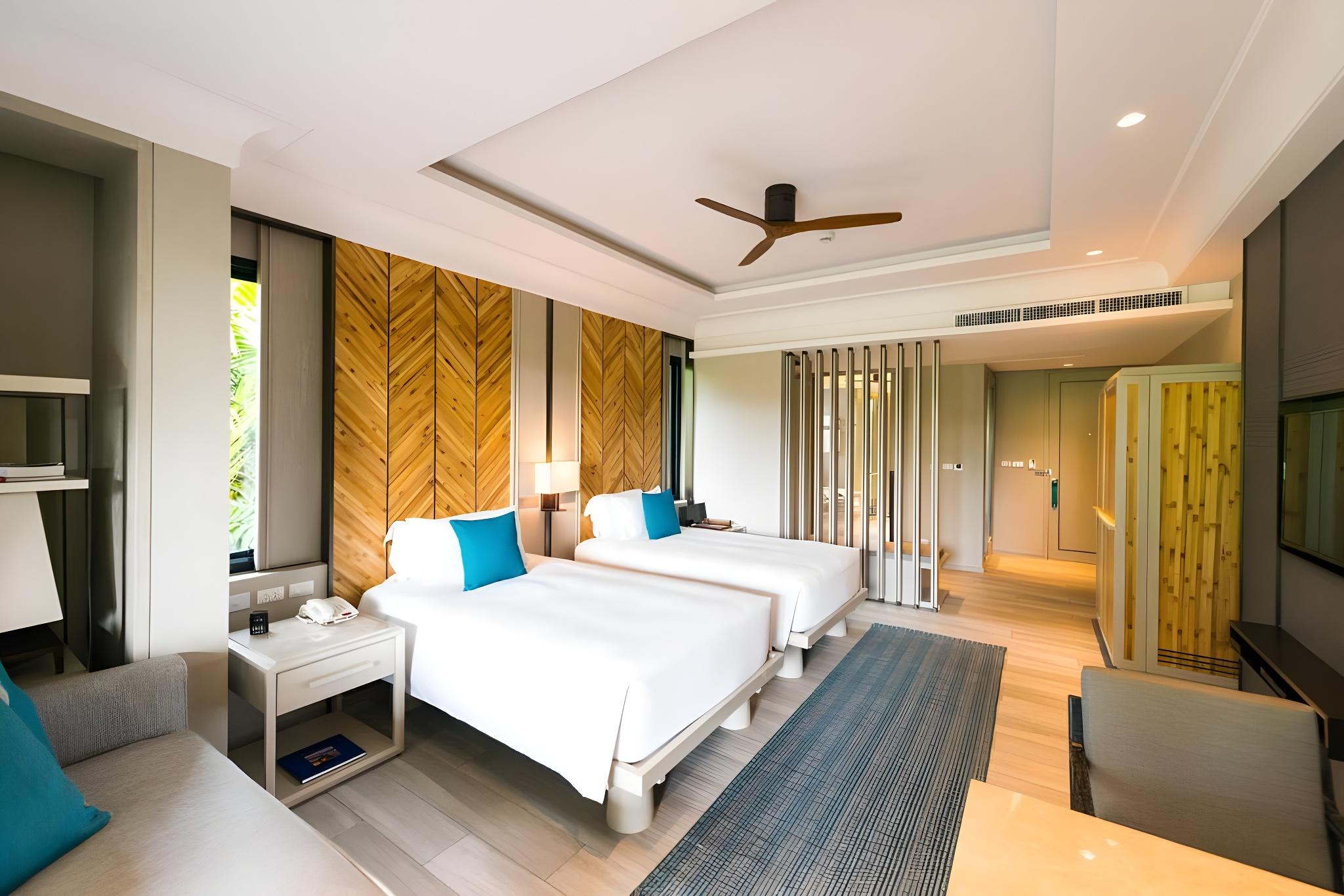 Grand, Pavilion, 2 Queen Beds, Garden View