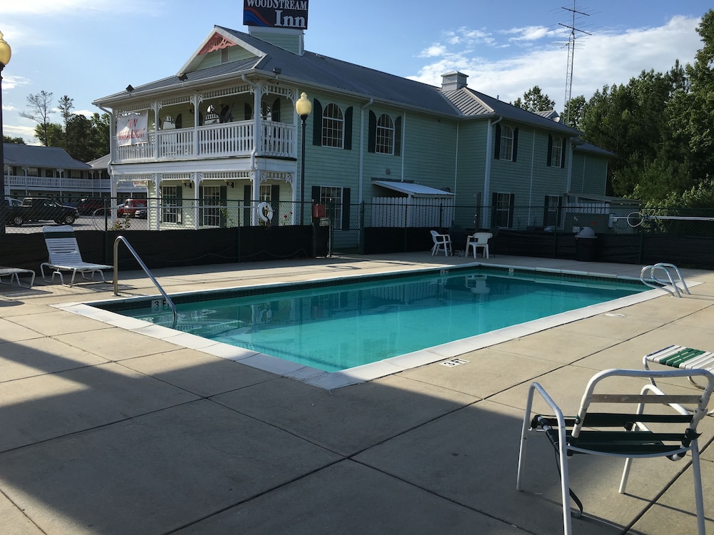 Woodstream Inn 4/57