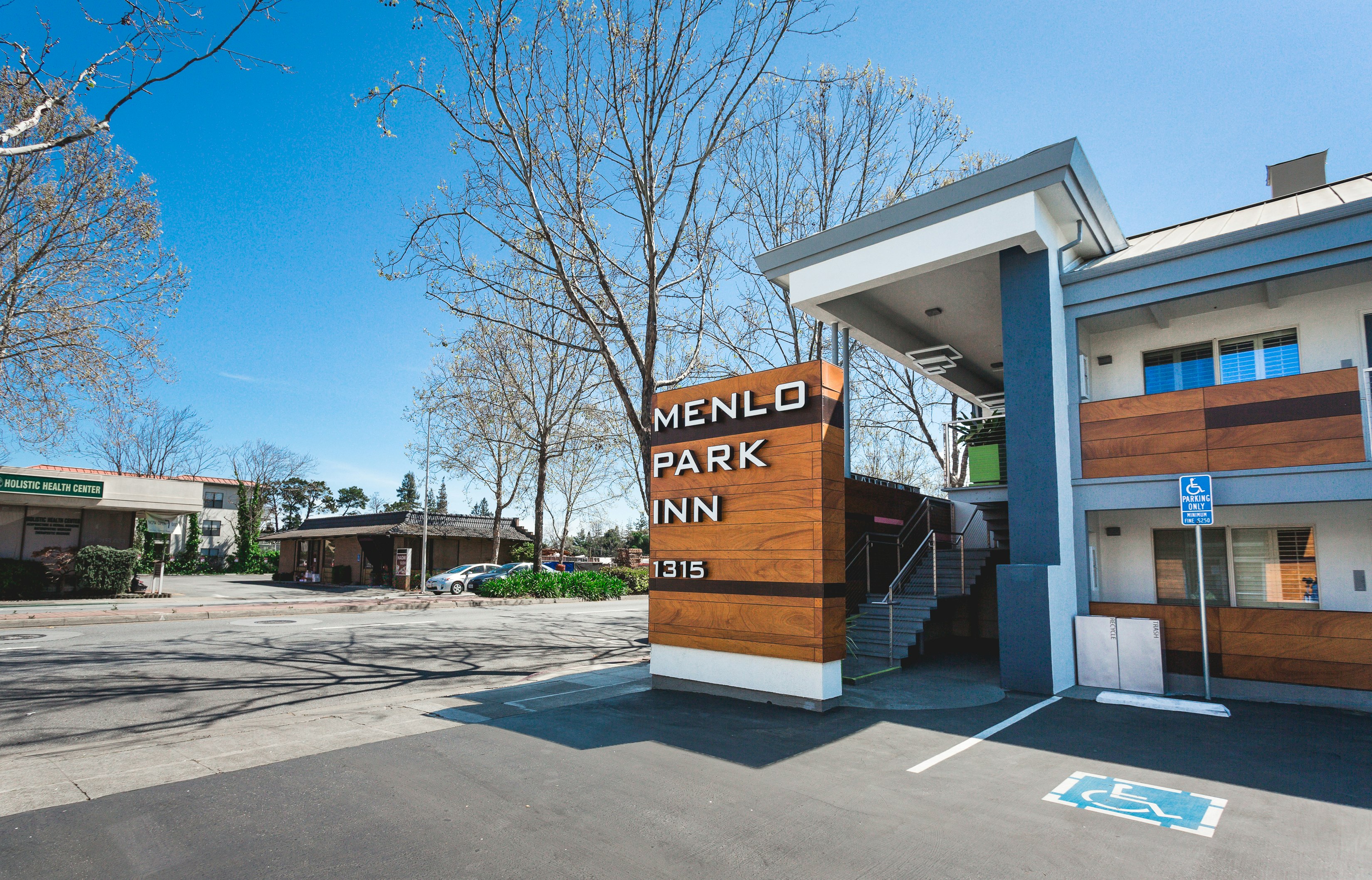 Menlo Park Inn 7/49