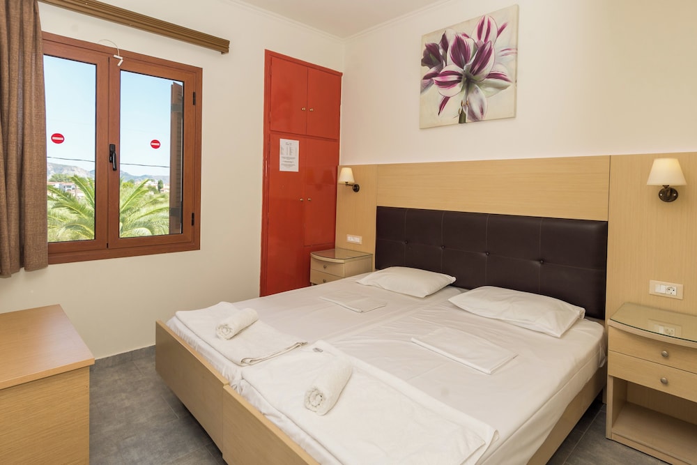 Rose Club Hotel 13/50