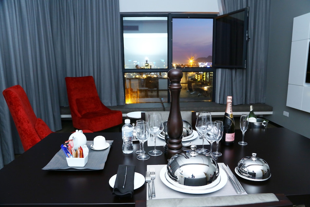 Room50two 54/62