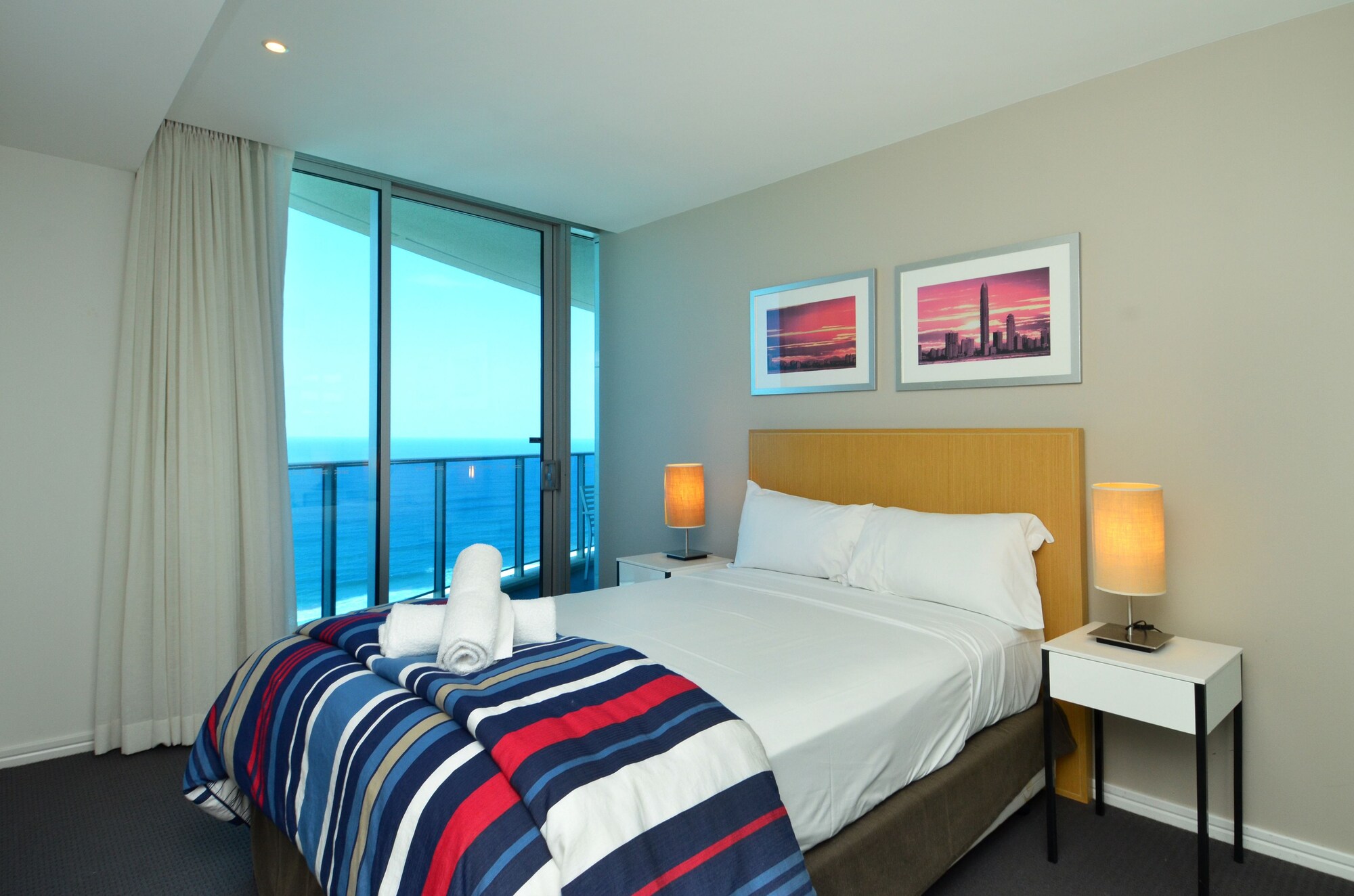 3 Bedrooms, Apartment, 1 King and 2 Double Beds, 1.5 Bathrooms