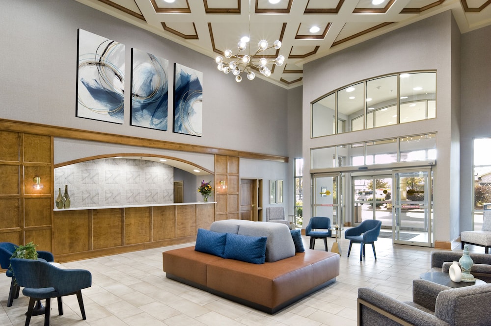 Clubhouse Hotel Suites Sioux Falls 47/67