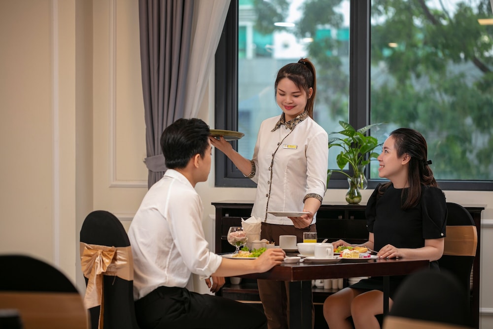 Adonis Hotel 49/55
