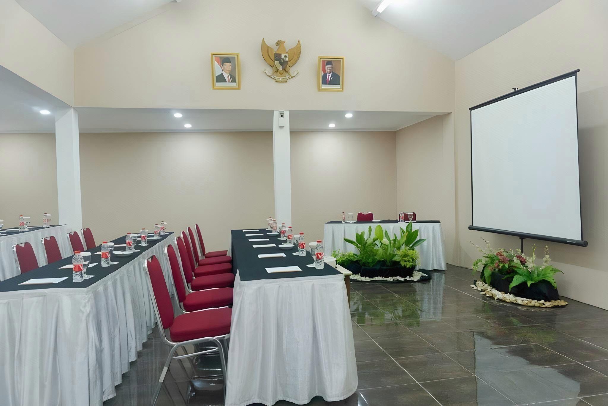 C'One Hotel Cempaka Putih powered by Archipelago 28/38
