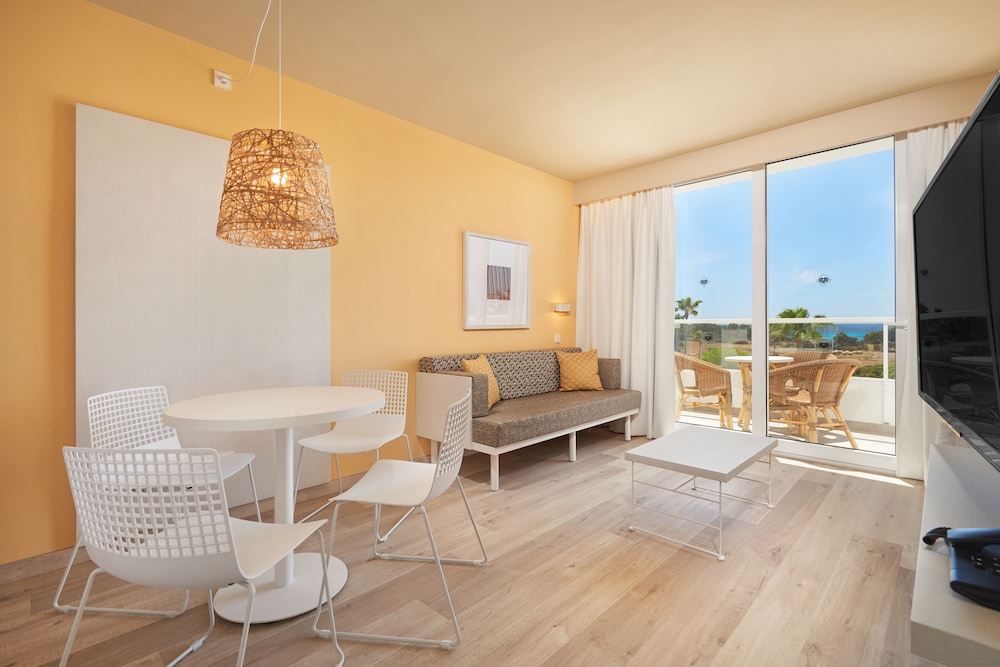 Protur Vista Badia Aparthotel 28/55
