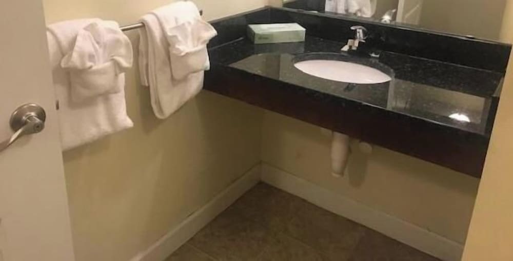 Affordable Suites Fayetteville 44/46