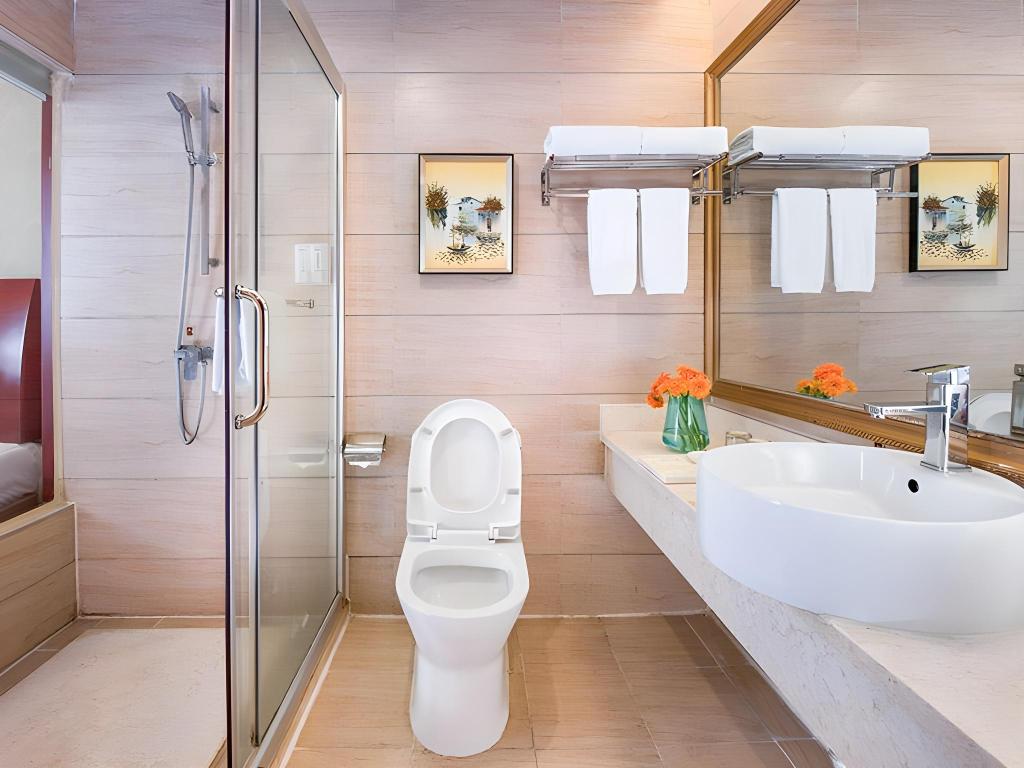 Vienna Hotel Shenzhen Baoan Chuangye Road 52/56