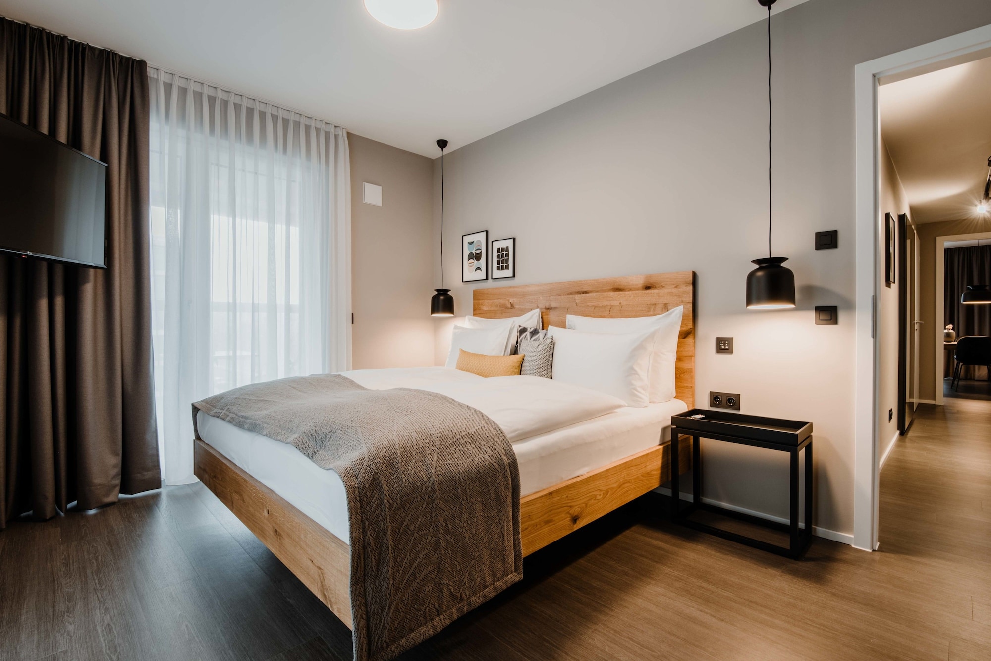 3 BEDROOMS, BUSINESS, PREMIUM, APARTMENT