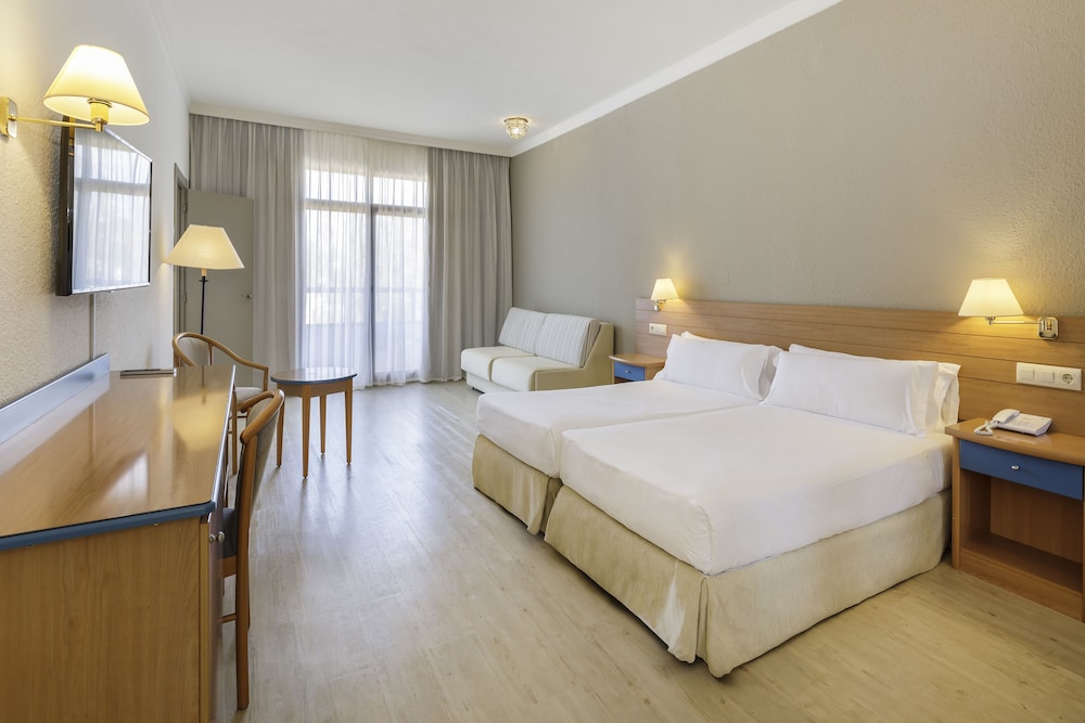 Connecting, Big, Family, 4 Beds, 2 Sofa