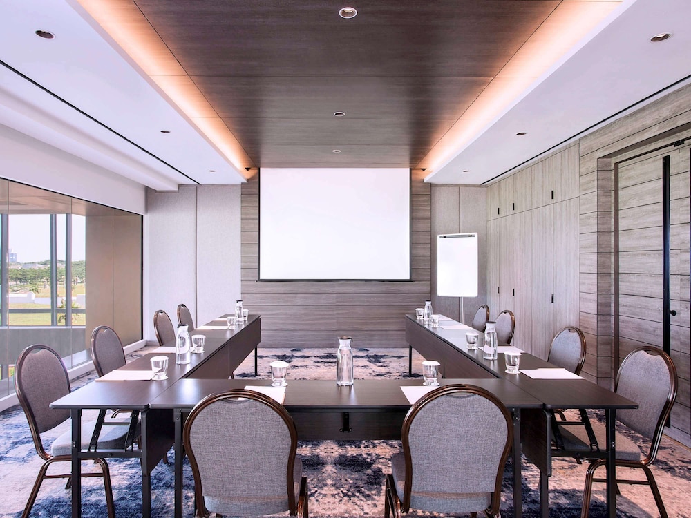 Mercure Tangerang Bsd City 55/67