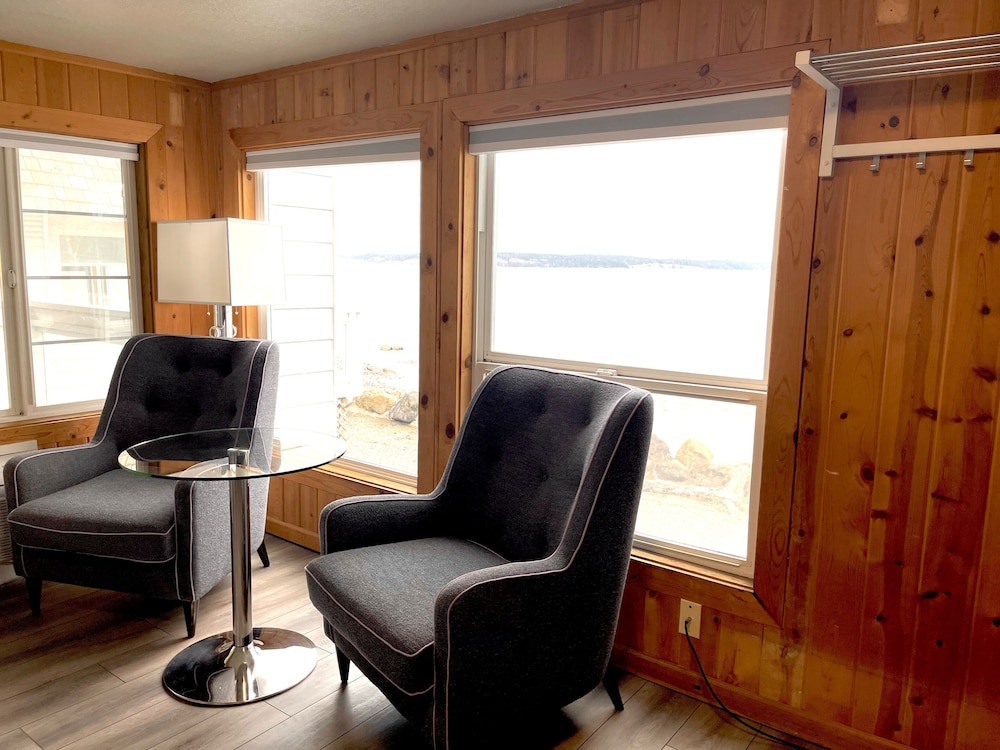 Tides Inn Suites 53/75