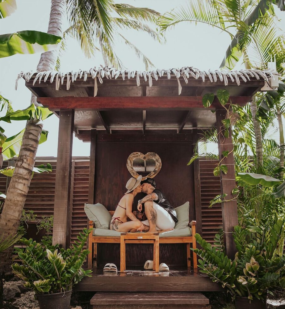 Manchebo Beach Resort & Spa 10/74