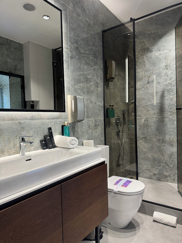 Atera Business Suites 42/42