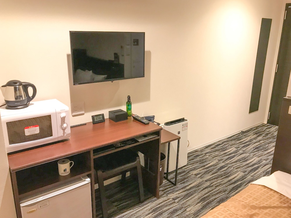Hotel Livemax Takamatsu Ekimae 16/18