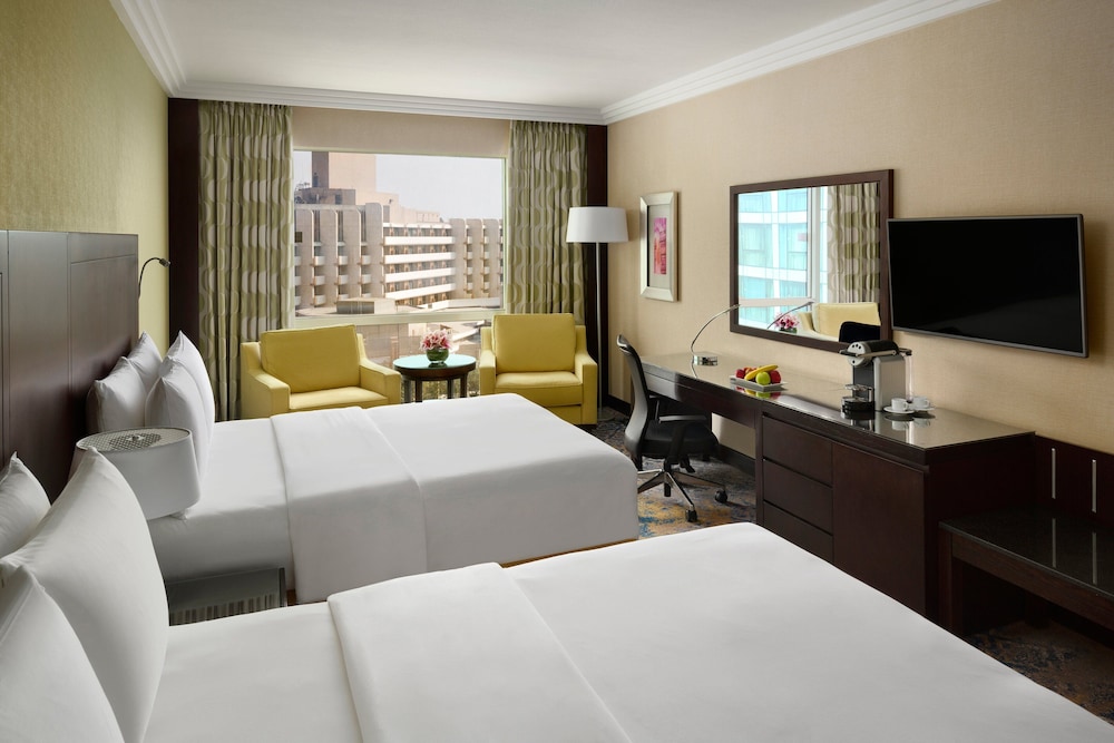 Standard, Twin Beds, Club Lounge Access