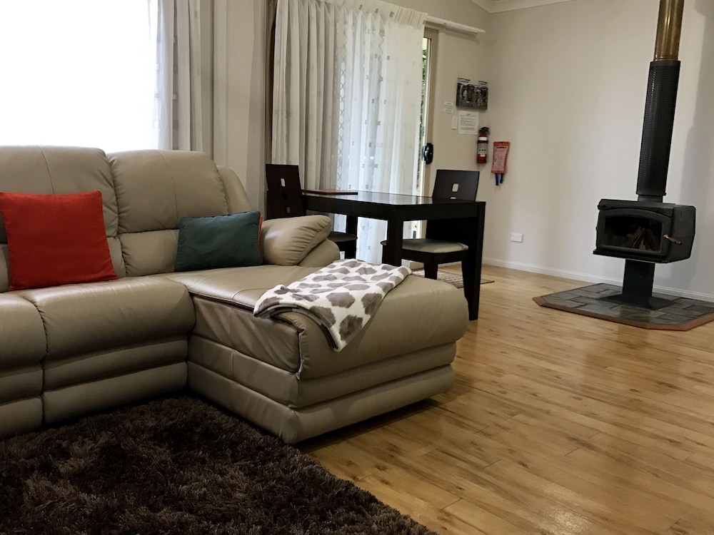 Camelot Boutique Accommodations 17/54