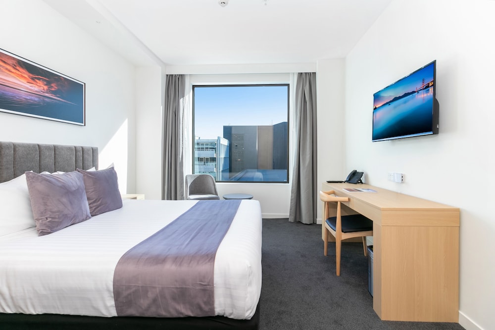 Christchurch City Hotel 7/35