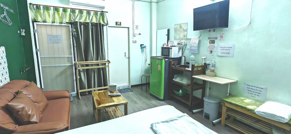 The Backpacker Station 23/32