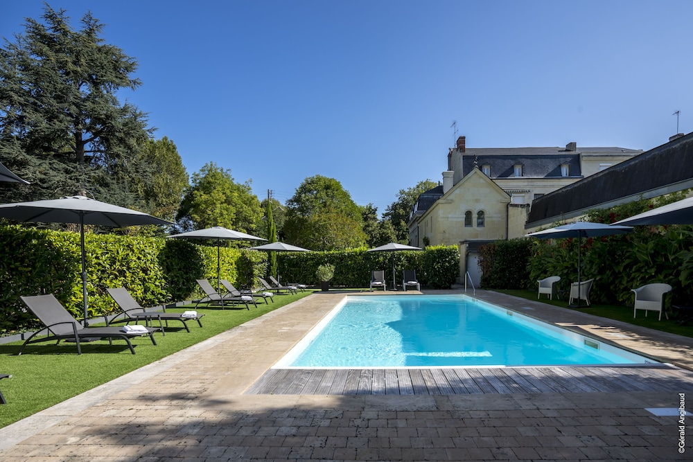 Chateau de Verrieres 44/52
