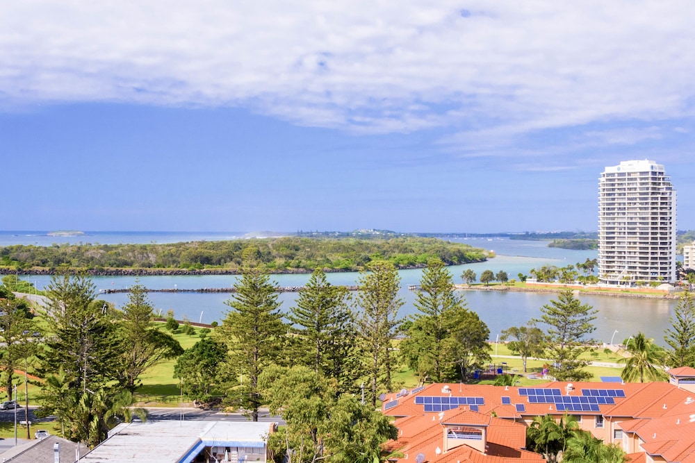 Greenmount Beach Resort 60/62