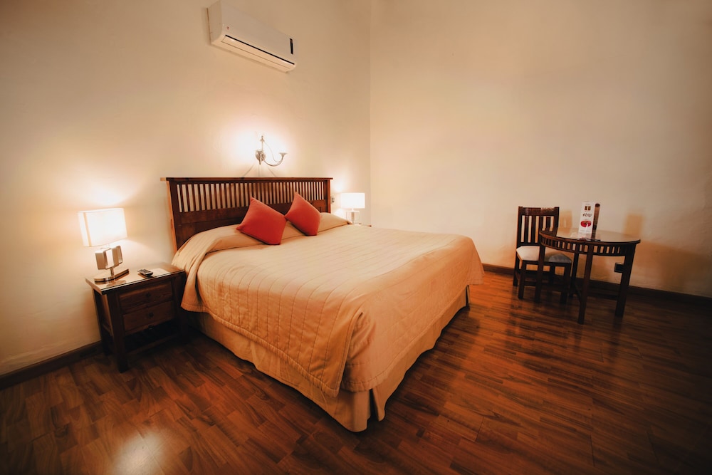 Hotel Casa Antigua 30/69