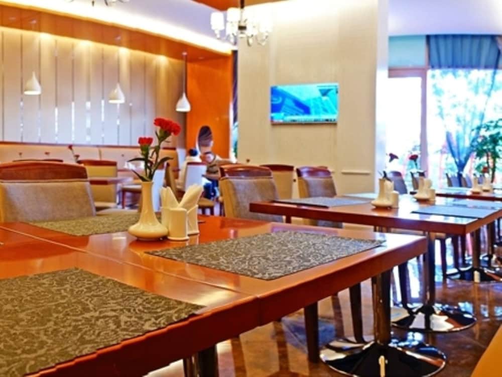 GREENTREE INN JIANGSU YANCHENG BINHAI OUBAOLIYA CITY SQUARE BUSINESS HOTLE 25/37