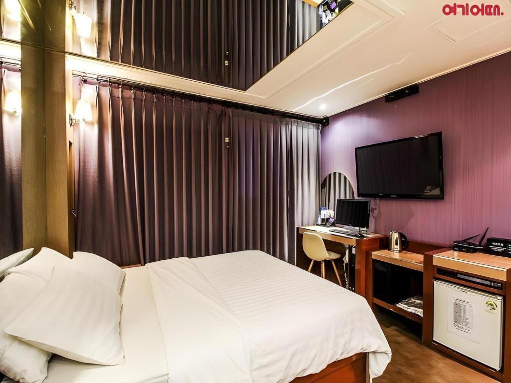 Ansan Hotel Box 19/40