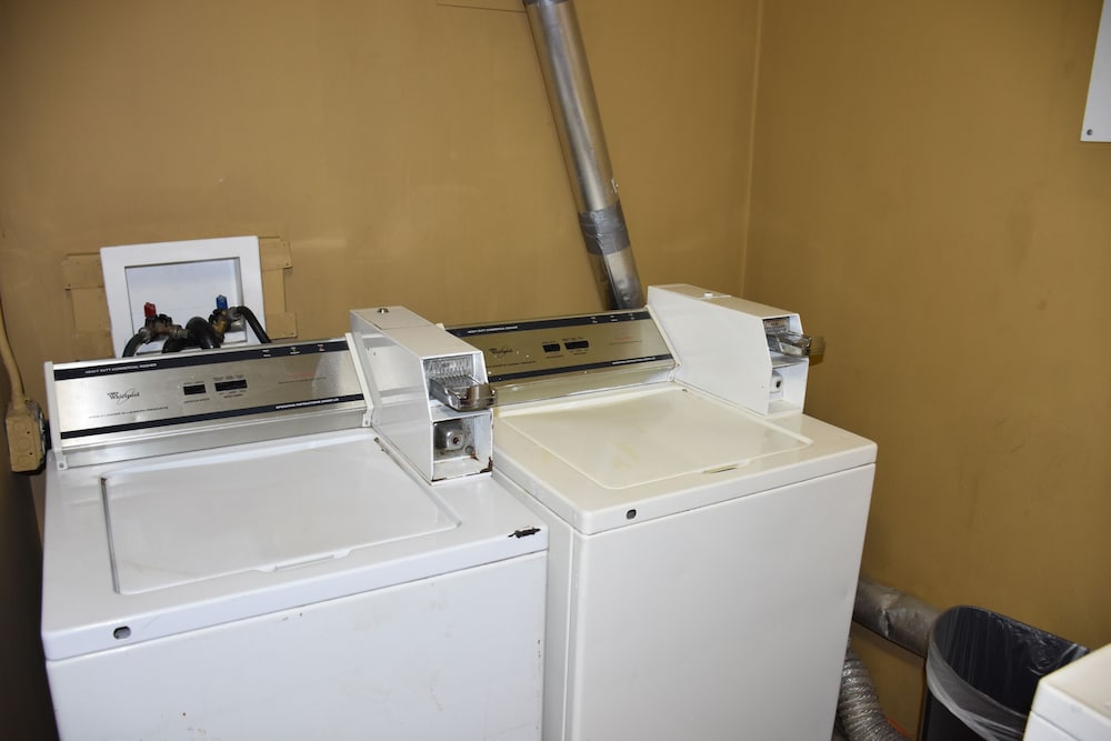 Super 8 by Wyndham Tifton 54/54