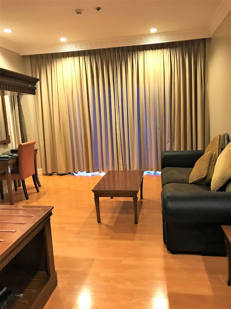Savannah Resort Hotel 40/60