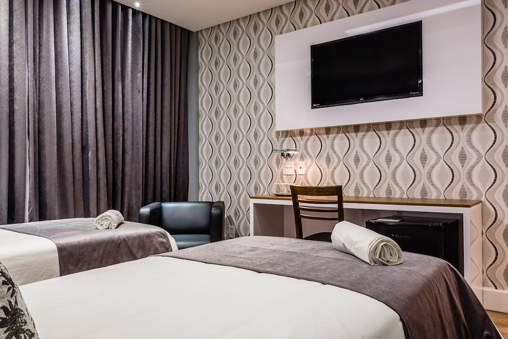 Vogue Hotel 14/60