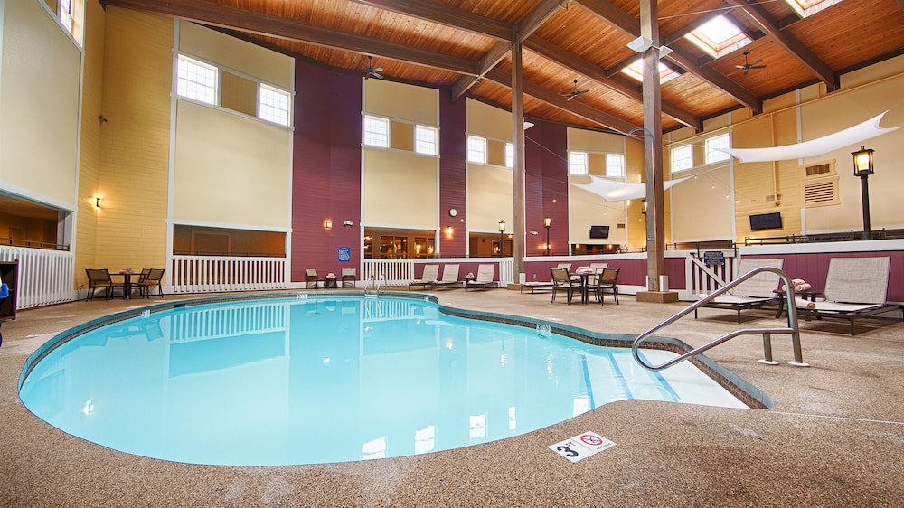 Best Western Plus Steeplegate Inn 4/51