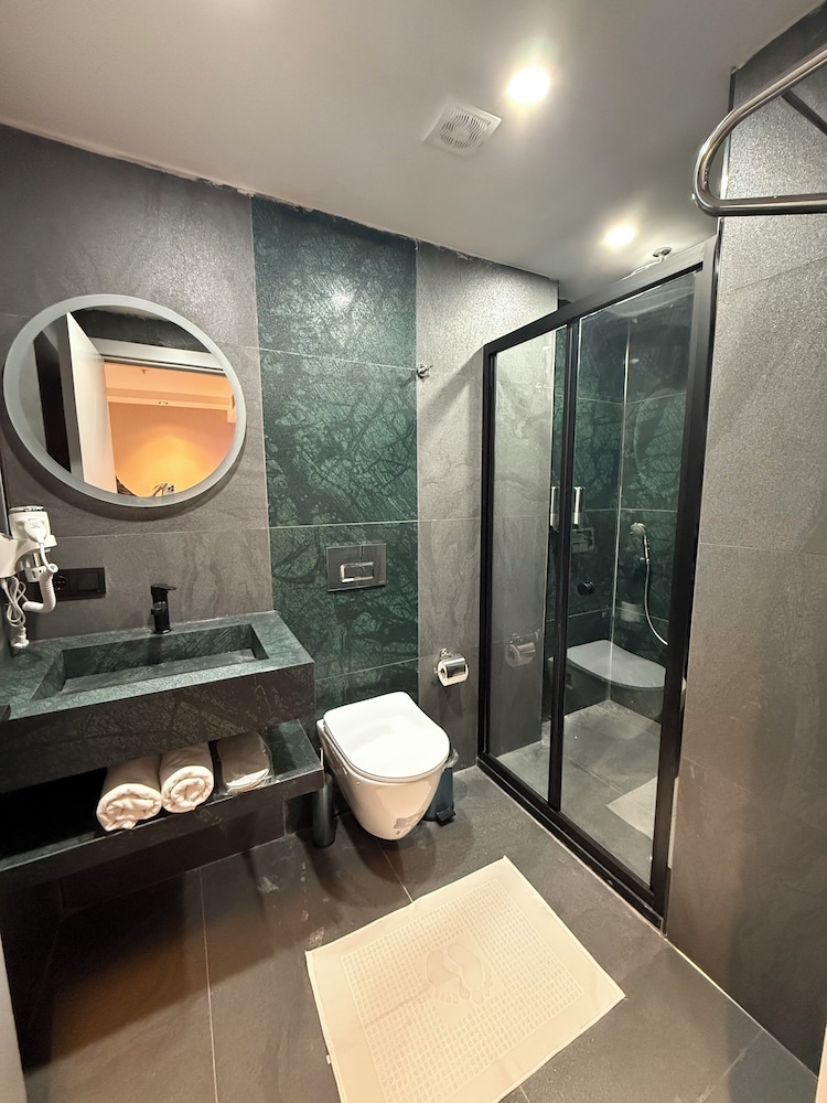 Nevizade Avangart Hotel 49/50