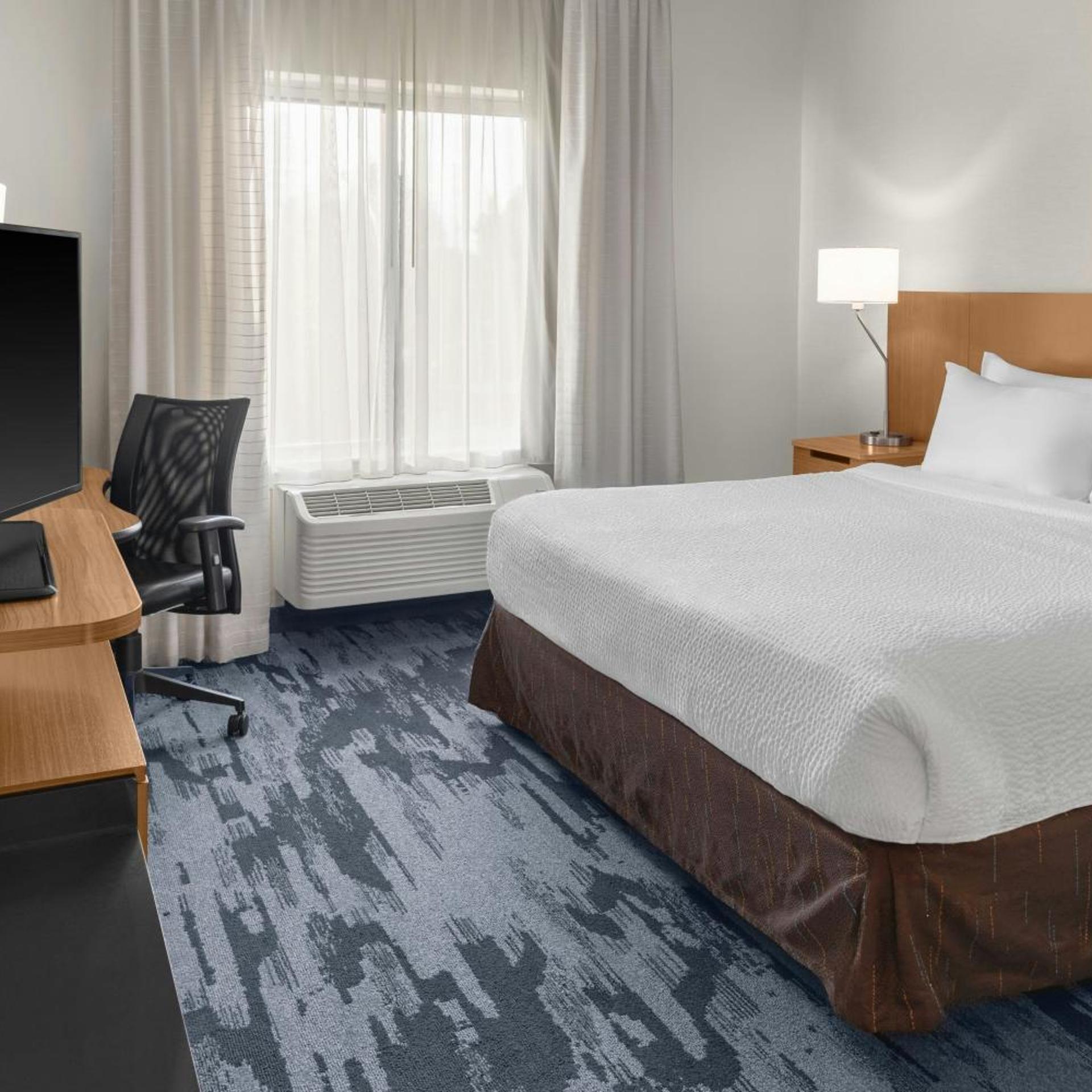 غرفة قياسية بسرير كينج