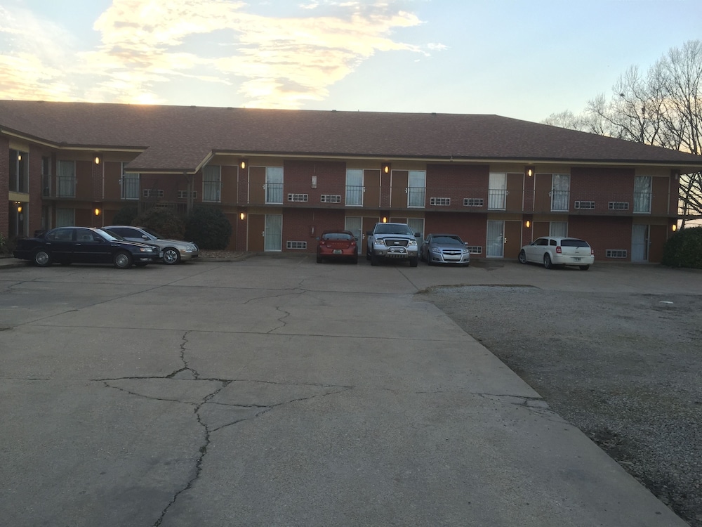 Fairview Inn Suites 32/40