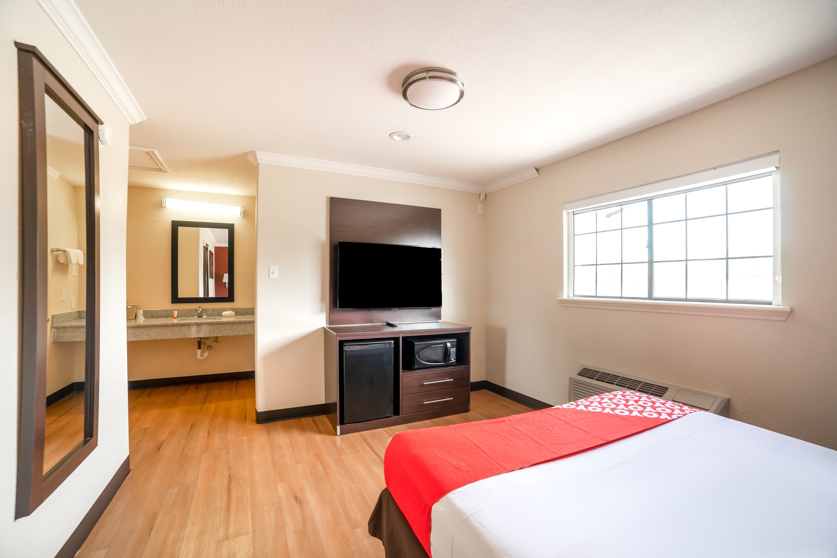 OYO Hotel McAllen Airport South 31/61