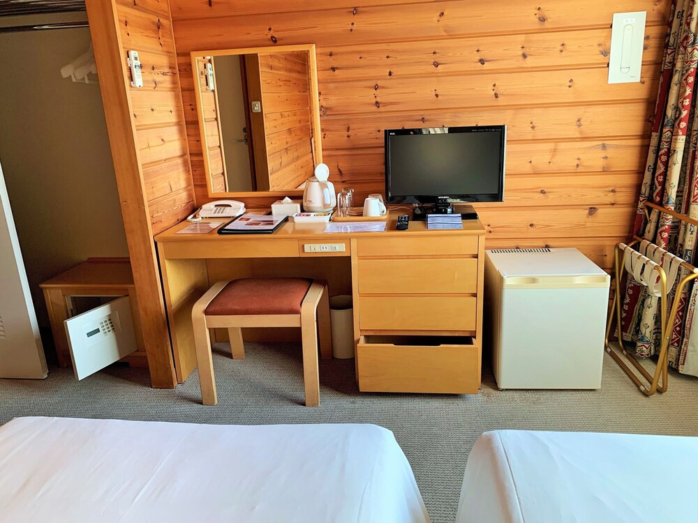 Okubiwako Makino Grand Park Hotel 12/46