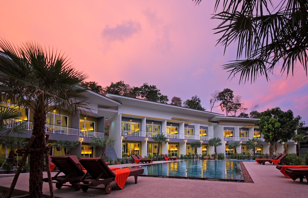 Gypsy Sea View Resort 60/69