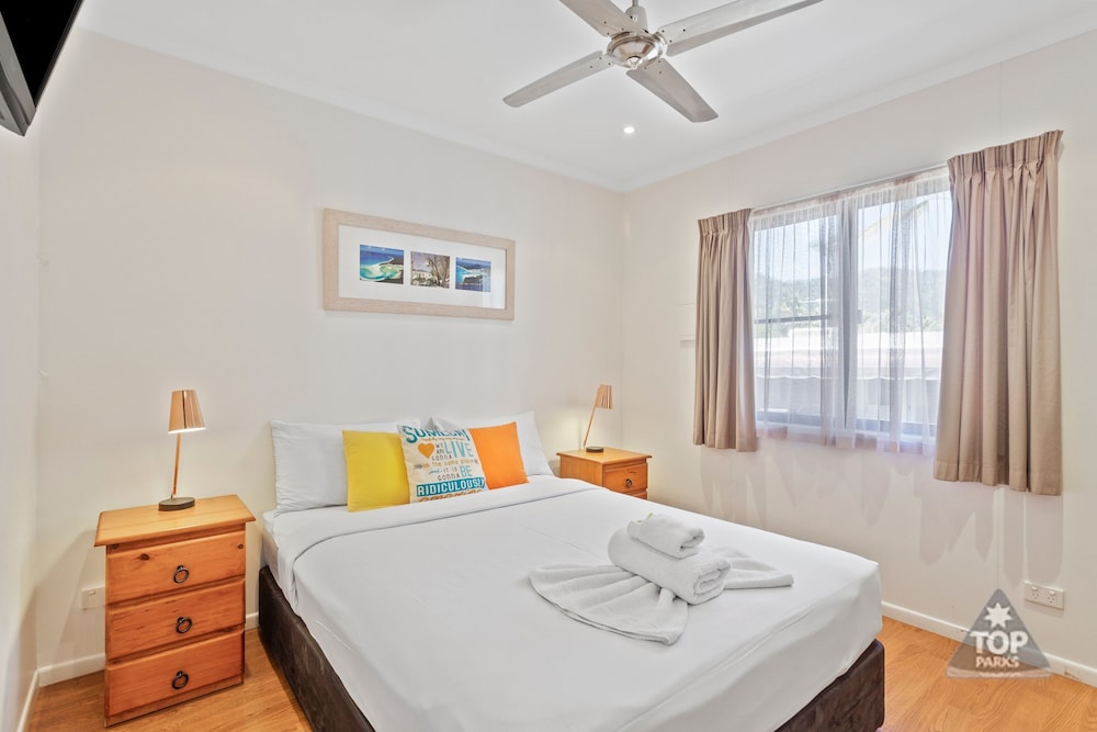 2 BEDROOMS, TROPICAL, VILLA, 2 QUEEN BEDS, KITCHEN