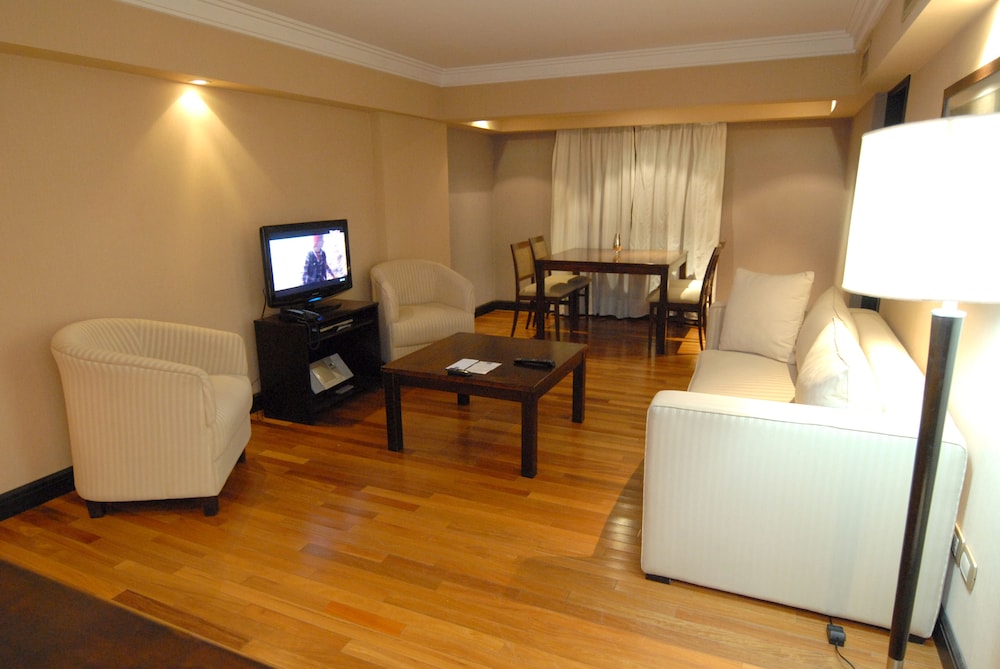 Premium Tower Suites 44/50