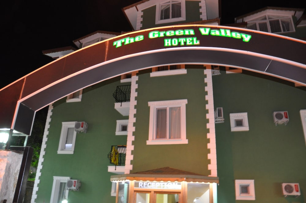 THE GREEN VALLEY HOTEL 6/65