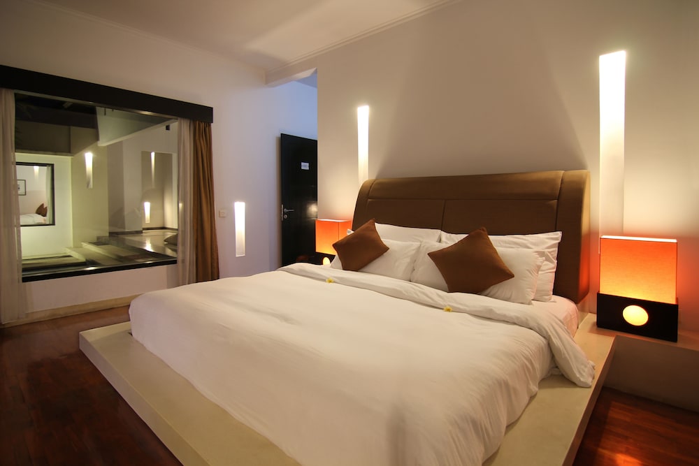 The Seminyak Suite - Private Villa 11/62
