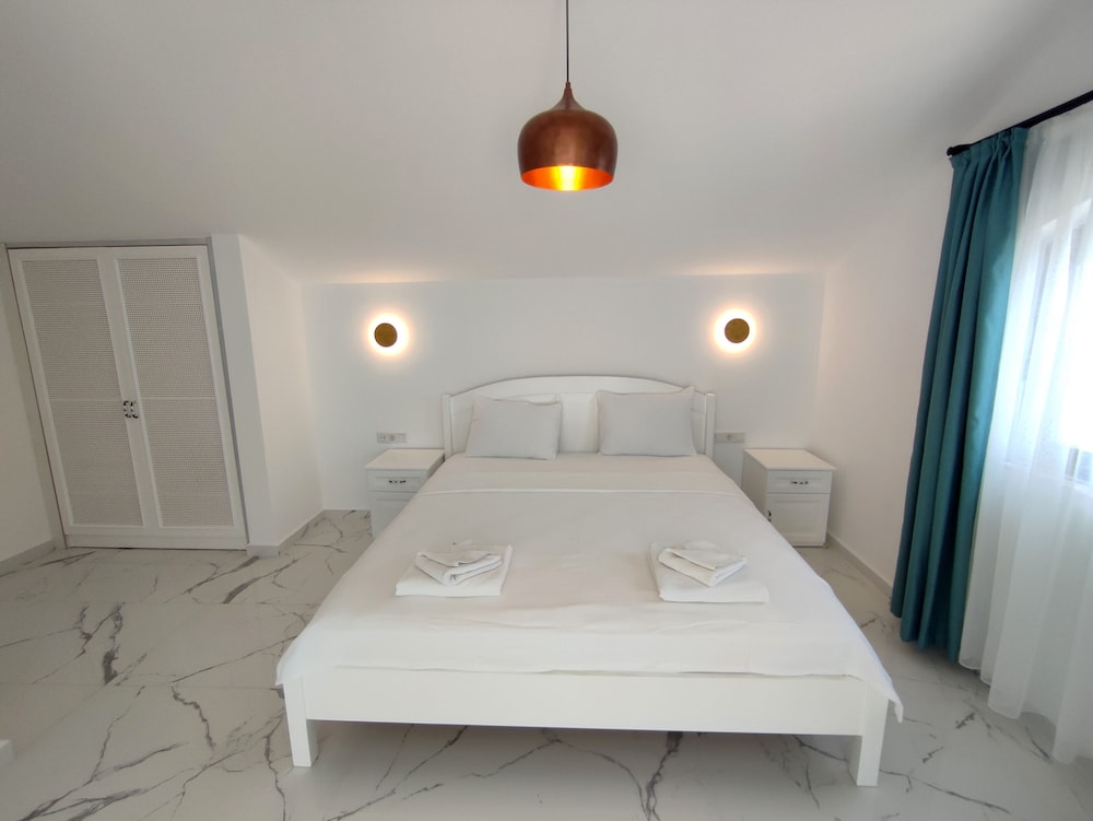 Honeymoon, Loft, Suite, Queen Bed, Sea View, Hot Tub