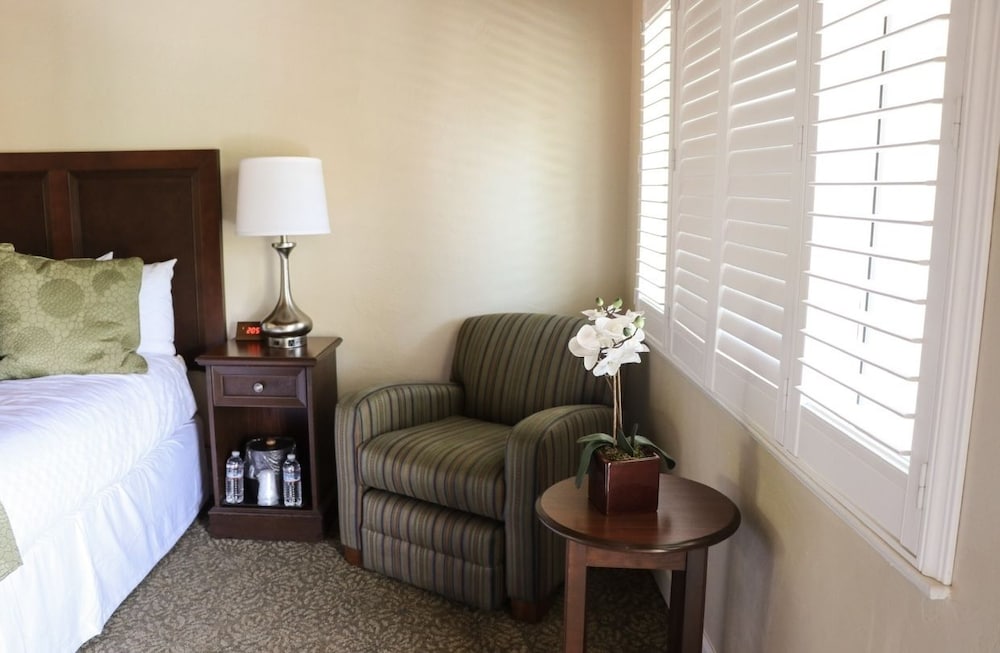 Country Inn Motel 27/48