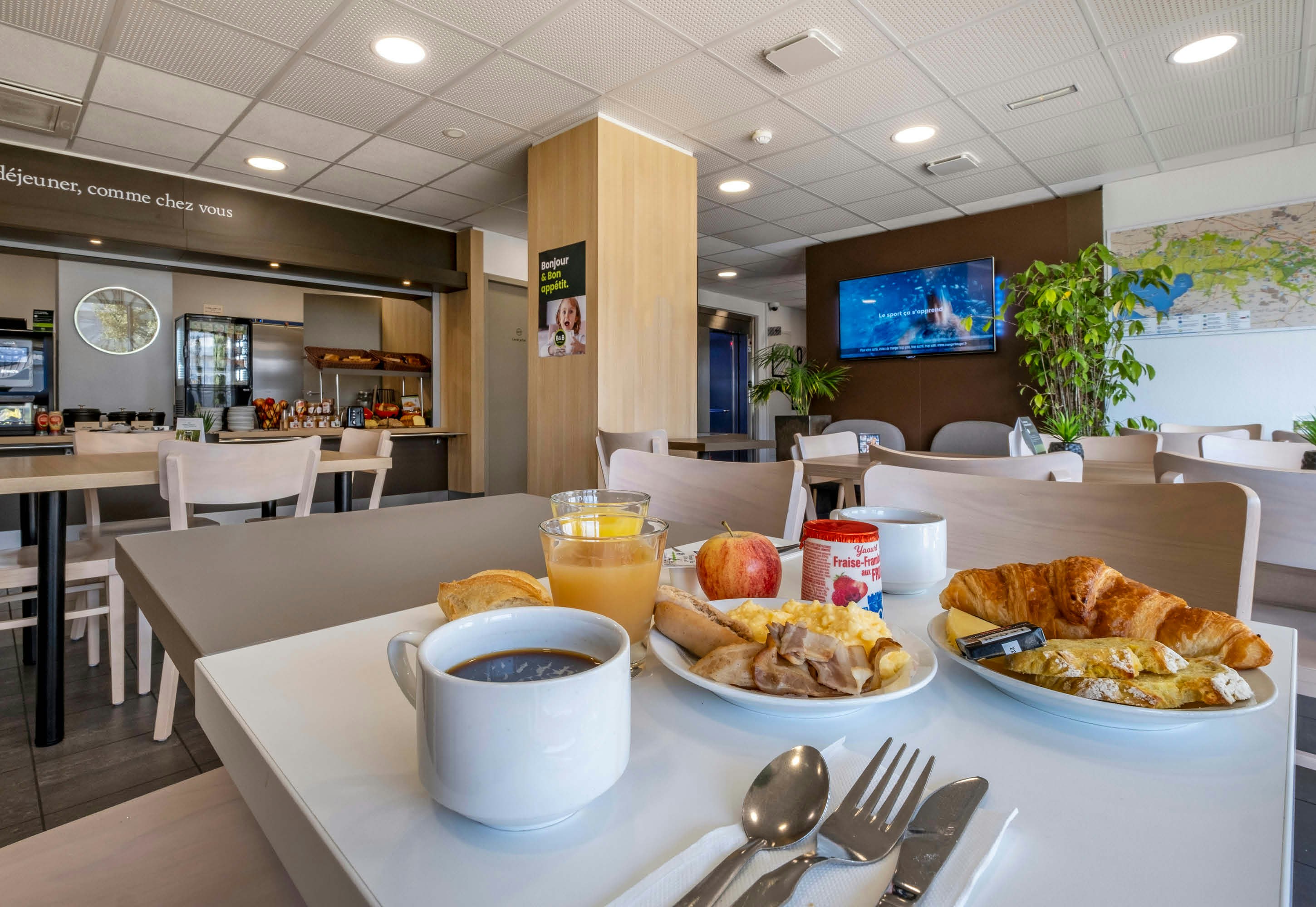 B&B HOTEL Niort Marais Poitevin Est 14/17