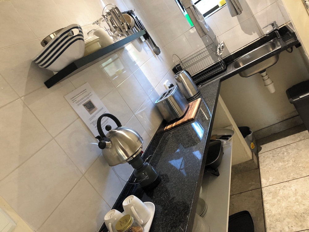 Hills and Dales Accommodation 24/50